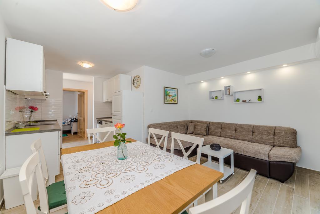 Apartment Robinson Podvrsje Екстер'єр фото